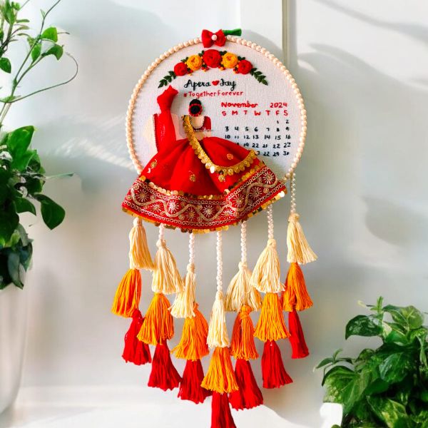  Wedding embroidery hoop with tassels